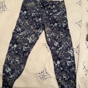 Blue Floral leggings. Never worn but tags have been removed.